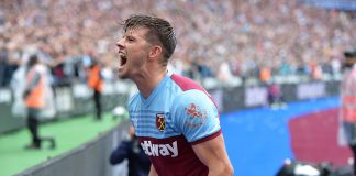 West Ham 2-0 Manchester United: Hammers pile the pressure on Ole Gunnar Solskjaer Aaron Cresswell passionately celebrates after his superb free-kick doubles West Ham
